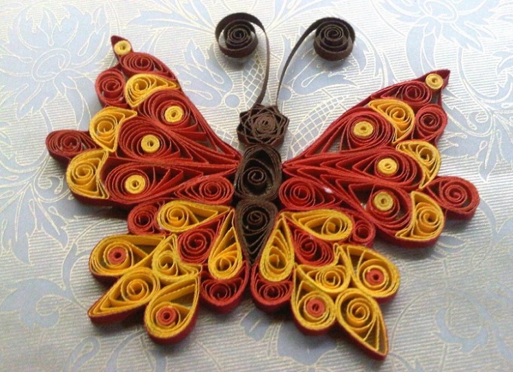 Делаем квиллинг бабочку: мастер-класс с цветные крыльями