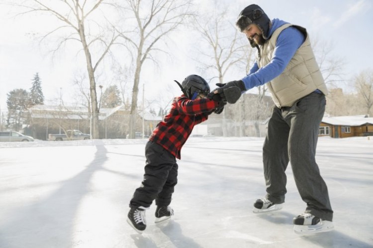 как научить ребенка кататься на коньках